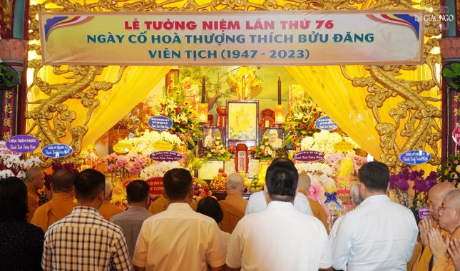 Trang nghiêm khóa lễ tưởng niệm