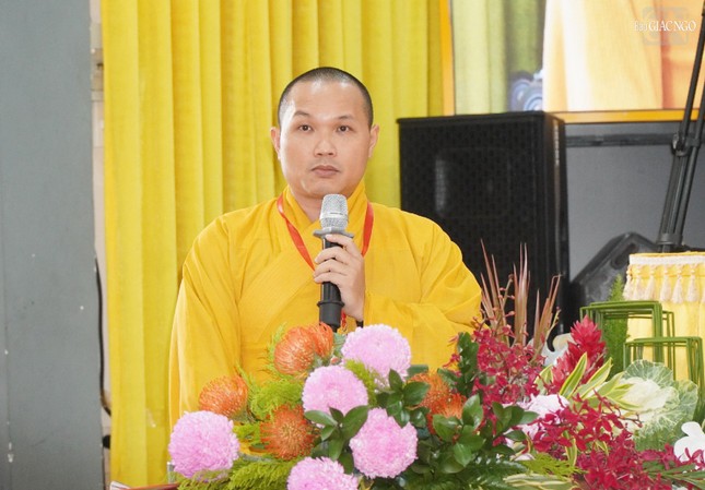 Đại đức Thích Pháp Toàn, Trợ lý Văn phòng II Ban Pháp chế T.Ư dẫn chương trình phiên bế mạc trưa ngày 4-11