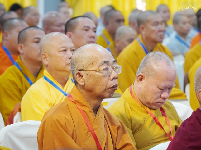 Chư tôn đức tham dự khóa bồi dưỡng