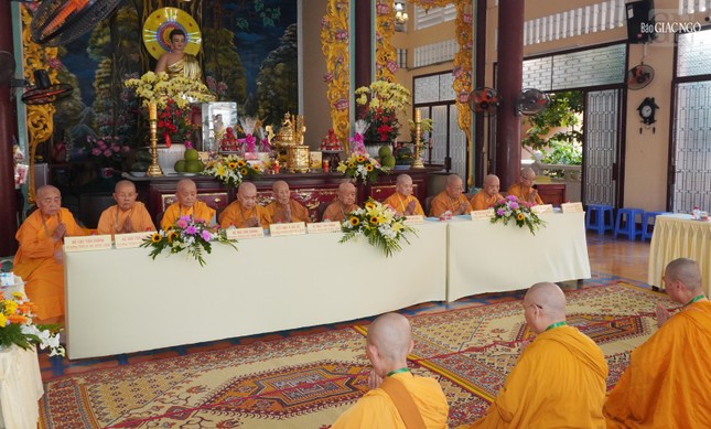 Cung thỉnh Hội đồng Thập sư đăng đàn truyền giới