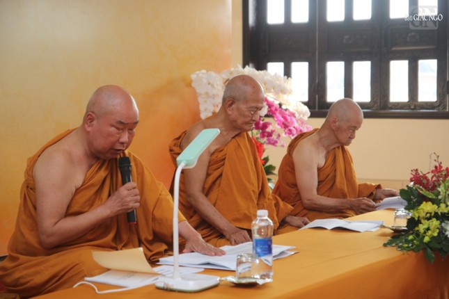 Hội đồng Thập sư trao truyền giới pháp