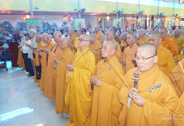 Chư tôn đức Phật giáo TP.HCM, H.Củ Chi, cùng đại diện các cấp chính quyền dâng hương tưởng niệm húy nhật Hòa thượng Thích Quảng Tường