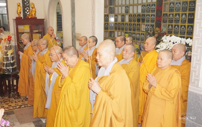 Chư Ni tưởng niệm Hòa thượng Thích Thanh Đức