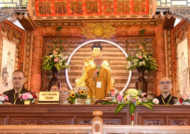 Hòa thượng Thích Châu Quang đạo từ chứng minh