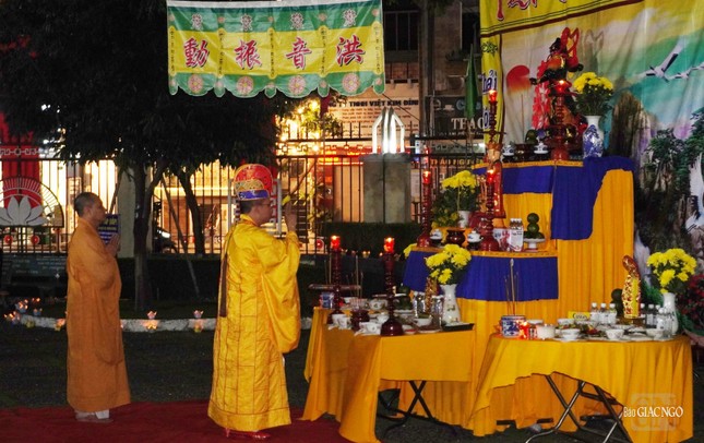 Trai đàn chẩn tế cầu siêu nhân Kỷ niệm 79 năm Ngày thành lập Quân đội nhân dân VN tại Đài Liệt sĩ Q.Gò Vấp Trai đàn chẩn tế cầu siêu nhân Kỷ niệm 79 năm Ngày thành lập Quân đội nhân dân VN tại Đài Liệt sĩ Q.Gò Vấp