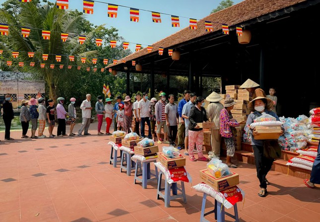 Tu viện Khánh An tặng quà tại H.Củ Chi Tu viện Khánh An tặng quà tại H.Củ Chi