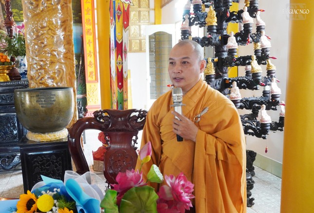 Đại đức Chánh Thư ký báo cáo hoạt động Phật sự dịp Tết Giáp Thìn