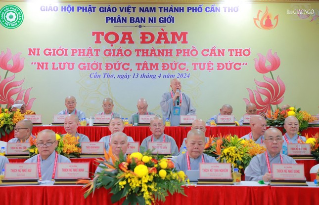 Ni trưởng Thích nữ Như Như, Phó Thường trực Phân ban Ni giới T.Ư trả lời câu hỏi phản biện