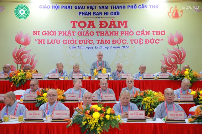 Ni trưởng Thích nữ Huệ Hương đúc kết tọa đàm