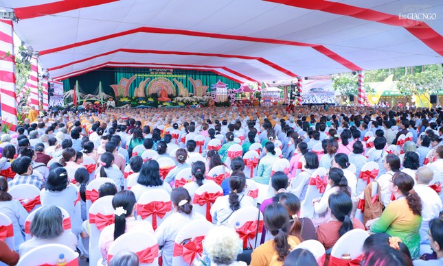 Trên 1.000 người tham dự Đại lễ Tưởng niệm Đức Thánh Tổ Ni Đại Ái Đạo và chư Ni tiền bối hữu công Phật giáo Việt Nam tại thiền viện Trúc Lâm Phương Nam