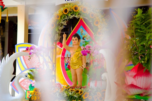 Lễ đài Phật đản tại chùa Phước Hòa