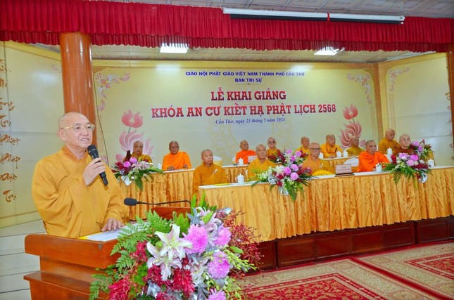 Thượng tọa Thích Bình Tâm phát biểu khai mạc Thượng tọa Thích Bình Tâm phát biểu khai mạc