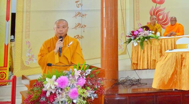 Đại đức Thích Thiện Hữu báo cáo sơ nét về khóa an cư Đại đức Thích Thiện Hữu báo cáo sơ nét về khóa an cư