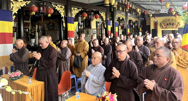 Tăng Ni và Phật tử tham dự Tăng Ni và Phật tử tham dự