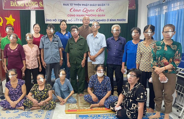 Có 100 người ở Bình Phước được chùa Quan Âm và mạnh thường quân hỗ trợ mổ mắt Có 100 người ở Bình Phước được chùa Quan Âm và mạnh thường quân hỗ trợ mổ mắt