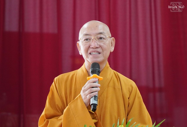 Thượng tọa Thích Bình Tâm thay mặt Ban Thường trực Ban Trị sự GHPGVN TP.Cần Thơ phát biểu chào mừng