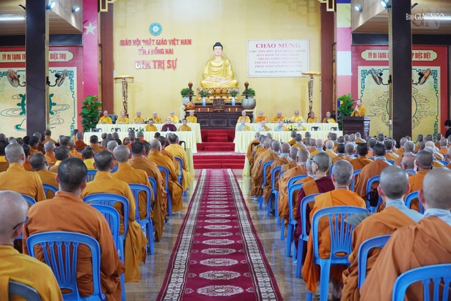 Đoàn thăm và cúng dường trường hạ tại tỉnh Đồng Nai