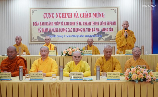 Hòa thượng Thích Minh Thiện phát biểu tại buổi thăm