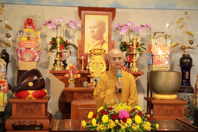 Thượng tọa Thích Thiện Quý chia sẻ đến Tăng Ni về quản lý tự viện