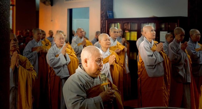 Chư Ni Bố-tát tại chùa Dược Sư