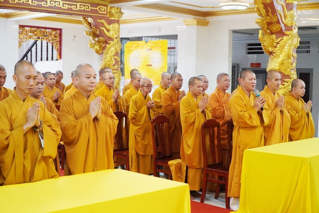 Thượng tọa Thích Minh Duyên, Phó ban Trị sự GHPGVN Q.3 cảm tạ Thượng tọa Thích Minh Duyên, Phó ban Trị sự GHPGVN Q.3 cảm tạ