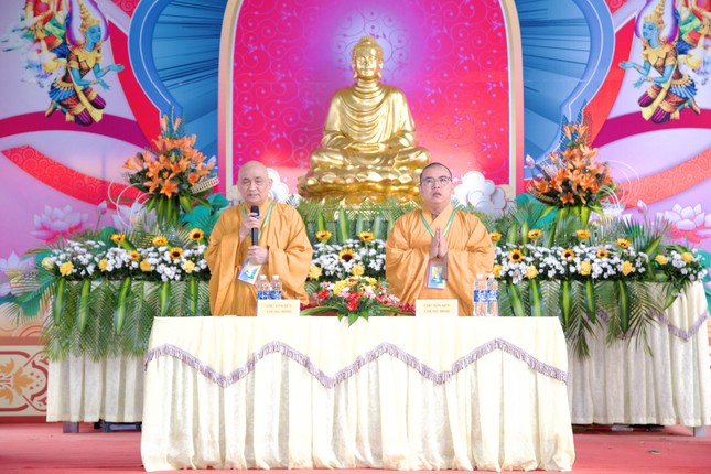 Chư tôn đức chứng minh