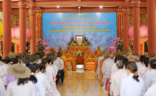 Theo đó, ngày 23 và 24-7, đoàn Ban Hoằng pháp T.Ư và Ban Kinh tế - Tài chính T.Ư sẽ đến thăm, thuyết giảng, cúng dường trường hạ tại tỉnh Khánh Hòa, Ninh Thuận, Bình Thuận - Ảnh: Ban TT-TT Phật giáo tỉnh Phú Yên