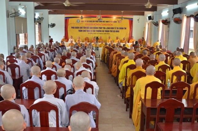 Được biết, An cư kiết hạ Phật lịch 2568, toàn TP.Đà Nẵng có 607 vị đăng ký, trong đó chư Tăng có 405 vị và chư Ni có 202 vị - Ảnh: Châu Nghĩa