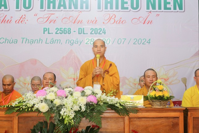 Đại đức Thích Nguyên Phương ban đạo từ chứng minh