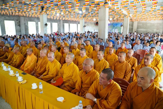 Phật giáo Hà Tĩnh có 115 hành giả an cư tại 3 điểm: Trường hạ Trung tâm Văn hóa Phật giáo tỉnh, trường hạ chùa Cảm Sơn (TP.Hà Tĩnh) và trường hạ thiền viện Trúc Lâm Hồng Lĩnh (H.Nghi Xuân) - Ảnh: Diệu Tường