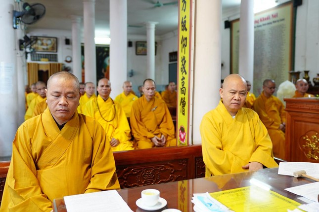 Chư Tăng hành giả - Ảnh: Diệu Tường