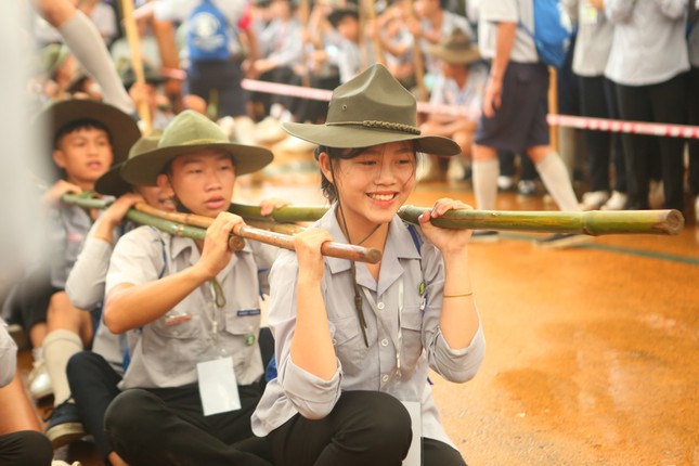 Trò chơi &quot;Khỉ chúa cứu bầy&quot; - Ảnh: TT trại Lục Hòa III