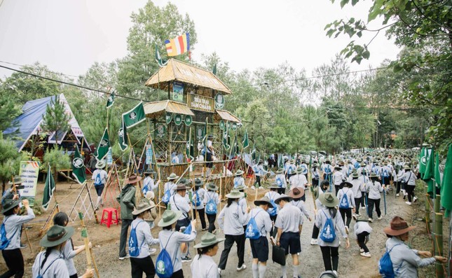 Trại ca trại Lục Hòa III là bài hát “Âm vang đại ngàn hội trại Tây Nguyên” của tác giả Nguyên Thơ - Ảnh: TT trại Lục Hòa III