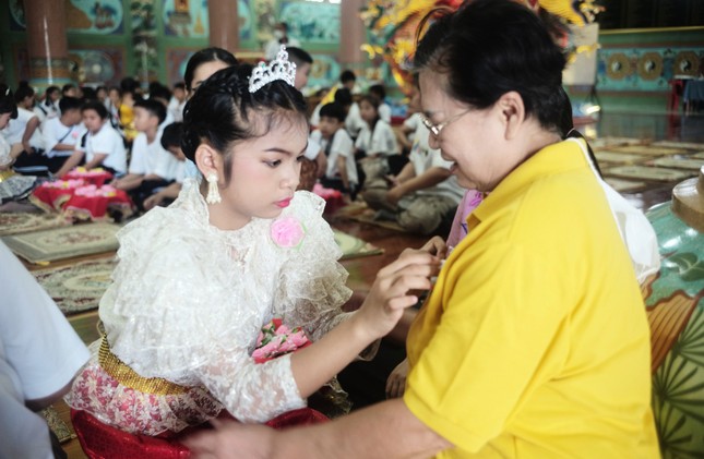 Lễ bông hồng cài áo