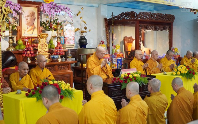 Khánh tuế đến chư tôn giáo phẩm