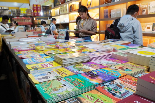 Bộ sách "Chuyện Chùa Việt" Bộ sách "Chuyện Chùa Việt"