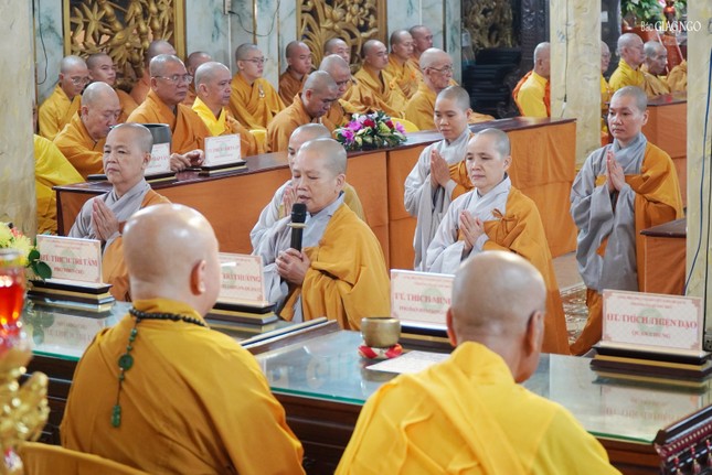 Chư Ni các trường hạ Q.12 cầu giáo giới Đại Tăng thọ pháp Tự tứ