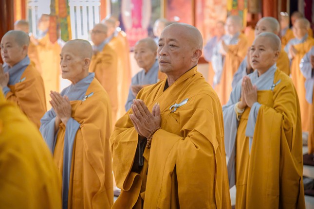 Khóa lễ Bố-tát tại chùa Di Đà