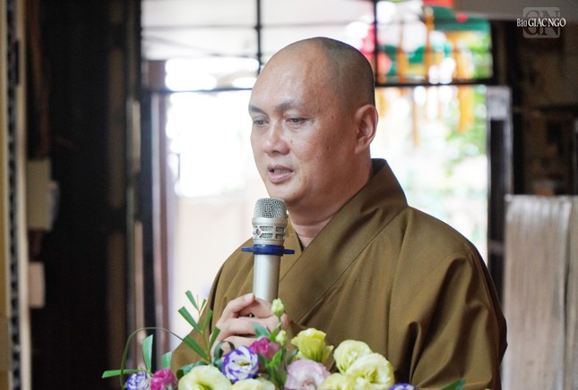 Thượng tọa Thích Thiện Chơn, Chủ nhiệm Lớp Sơ cấp Phật học Q.3 phát biểu khai mạc Thượng tọa Thích Thiện Chơn, Chủ nhiệm Lớp Sơ cấp Phật học Q.3 phát biểu khai mạc