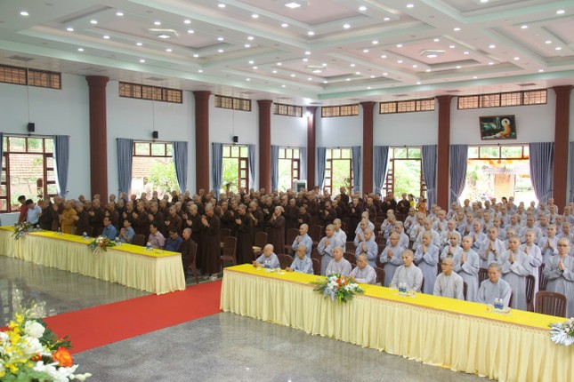 Lắng nghe lời đạo từ