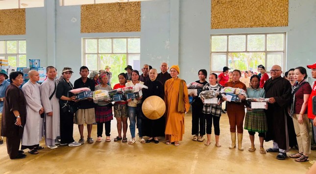 Tổng số tiền và vật phẩm cho chuyến cứu trợ tại Lào Cai và Yên Bái có trị giá 1,6 tỷ đồng