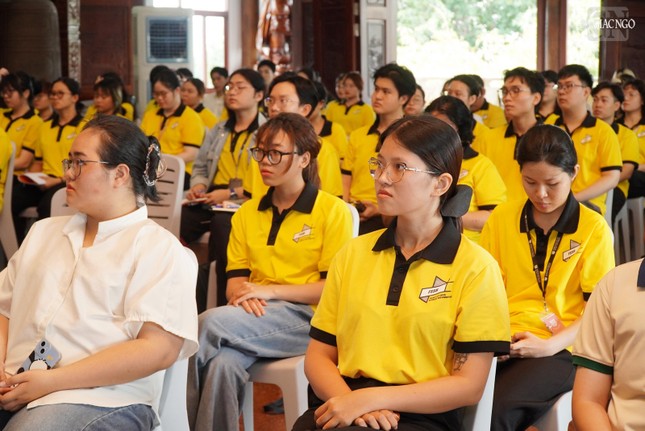 Lắng nghe chia sẻ Lắng nghe chia sẻ