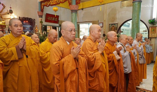 Tăng Ni thành kính tưởng niệm Tăng Ni thành kính tưởng niệm