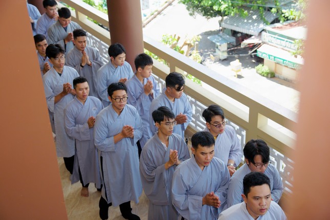 Gần 200 huynh trưởng, đoàn sinh ngành Thanh - Thiếu Gia đình Phật tử TP.HCM tu Bát quan trai tại chùa Thiên Chánh Gần 200 huynh trưởng, đoàn sinh ngành Thanh - Thiếu Gia đình Phật tử TP.HCM tu Bát quan trai tại chùa Thiên Chánh