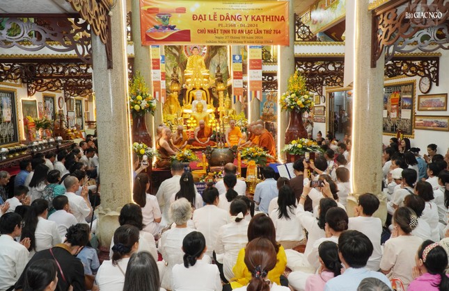 Lễ dâng y Kathina tại chùa Phổ Minh