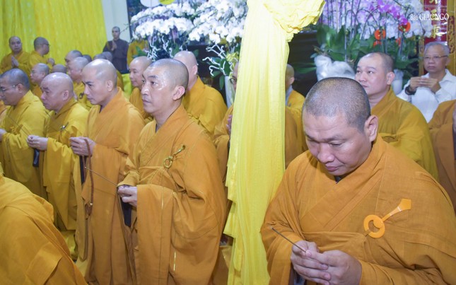 Chư tôn đức đại diện các ban chuyên môn trực thuộc, quận huyện TP.HCM tưởng niệm