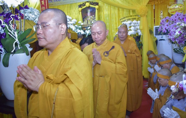 Chư tôn đức hữu nhiễu kim quan bái biệt vị giáo phẩm có nhiều cống hiến cho Phật giáo TP.HCM