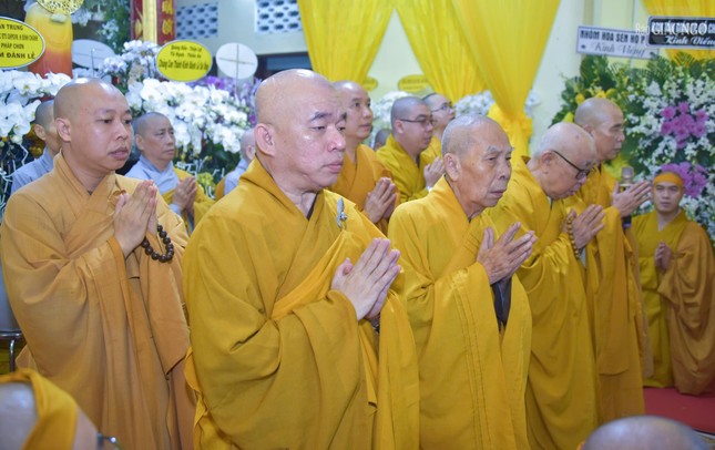 Thành kính thắp nén tâm hương tưởng niệm