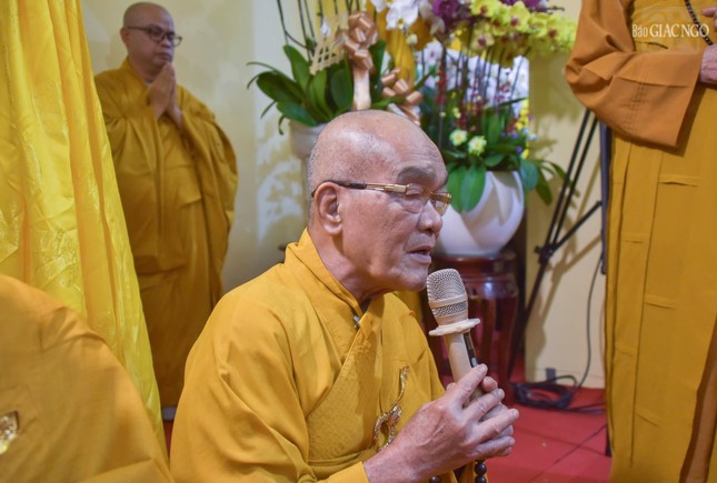 Hòa thượng Thích Giác Liêm thay mặt Ban Tổ chức Lễ tang dâng lời cảm tạ