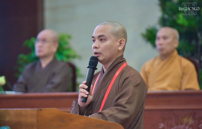 Đại đức Thích Nguyện Truyền, Phó Thư ký Ban Thông tin - Truyền thông GHPGVN TP.HCM báo cáo tóm tắt công tác tổ chức